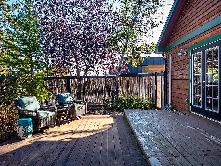 648 Denver St — Photo 21