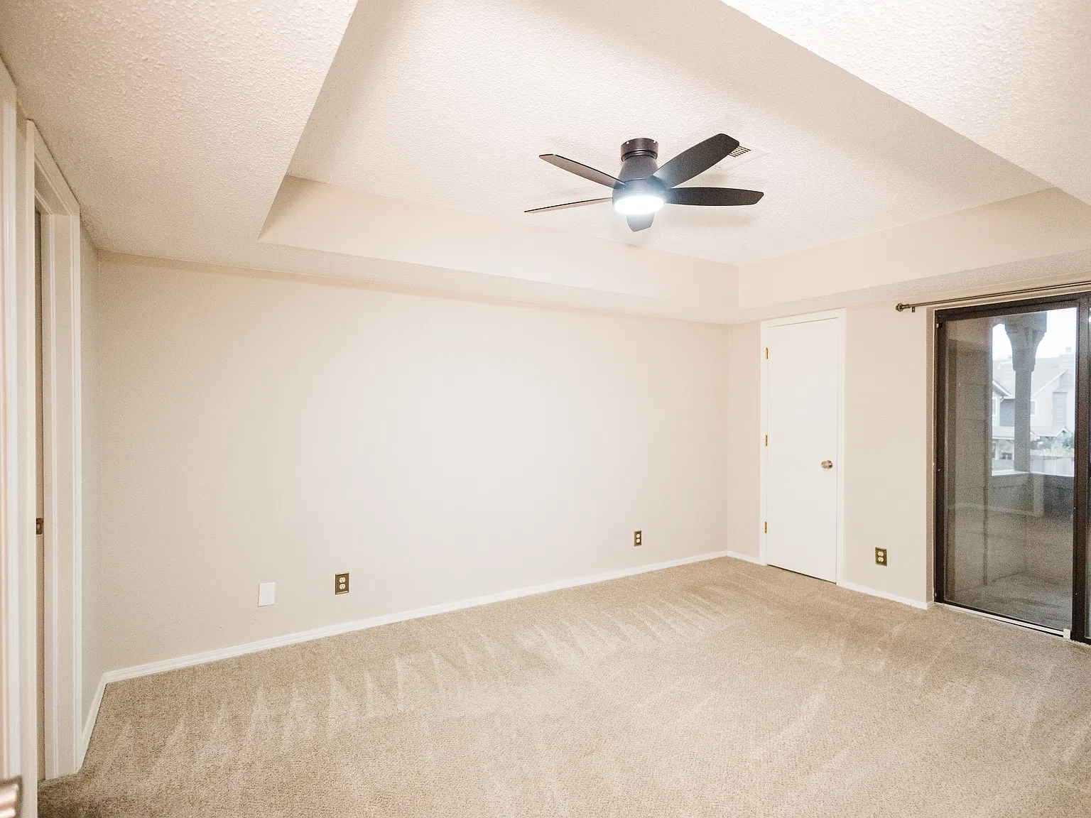 9023 S Delaware Ave — Photo 4