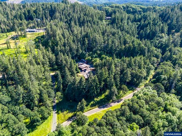 24200 Queen Anne Dr, Philomath, OR 97370
