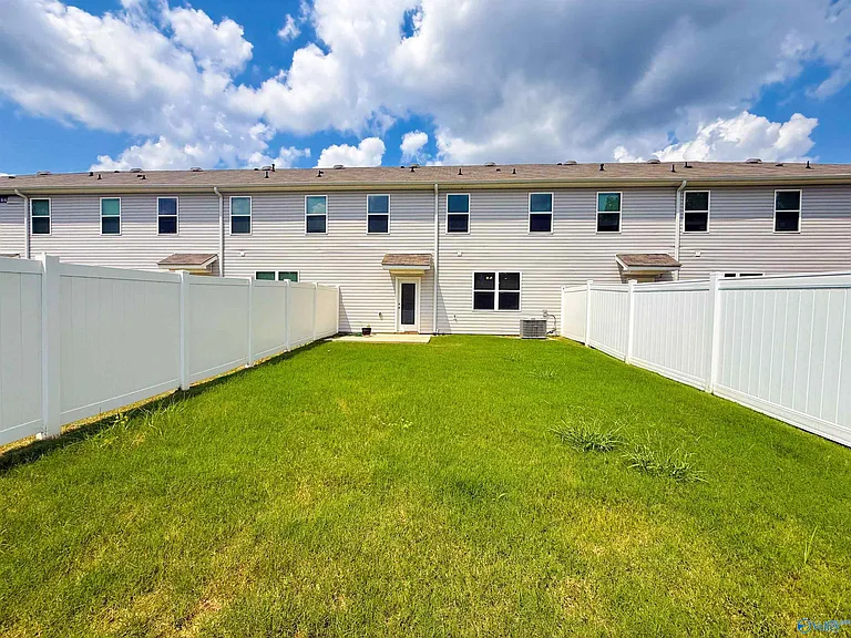 165 Maple Spring Trl — Photo 29