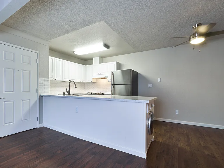 BW 2BD Kitchen1 (1)