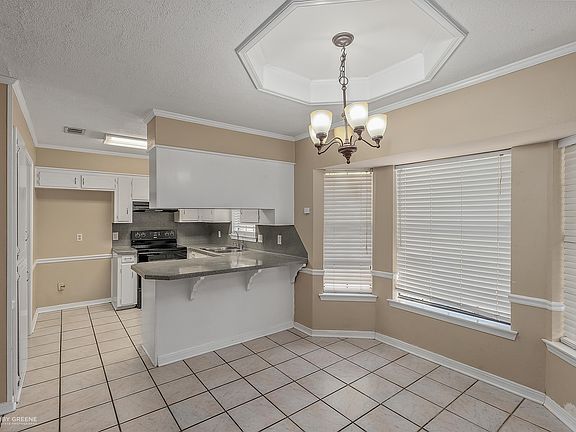 5th image of 2637 Brown St