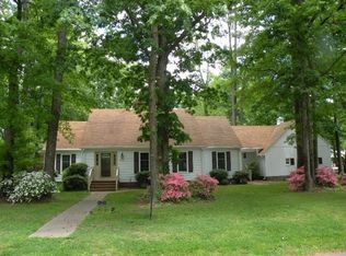 800 Country Club Rd, Newport News, VA 23606