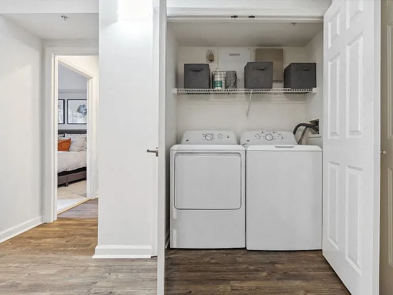 Sofi At 50 Forest — Photo 7