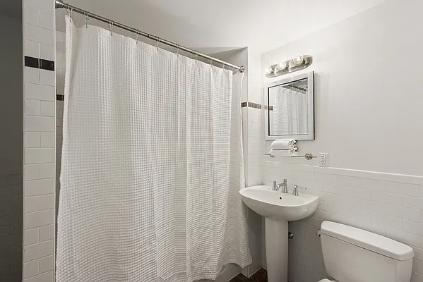 Sold by Nest Seekers International | media 14