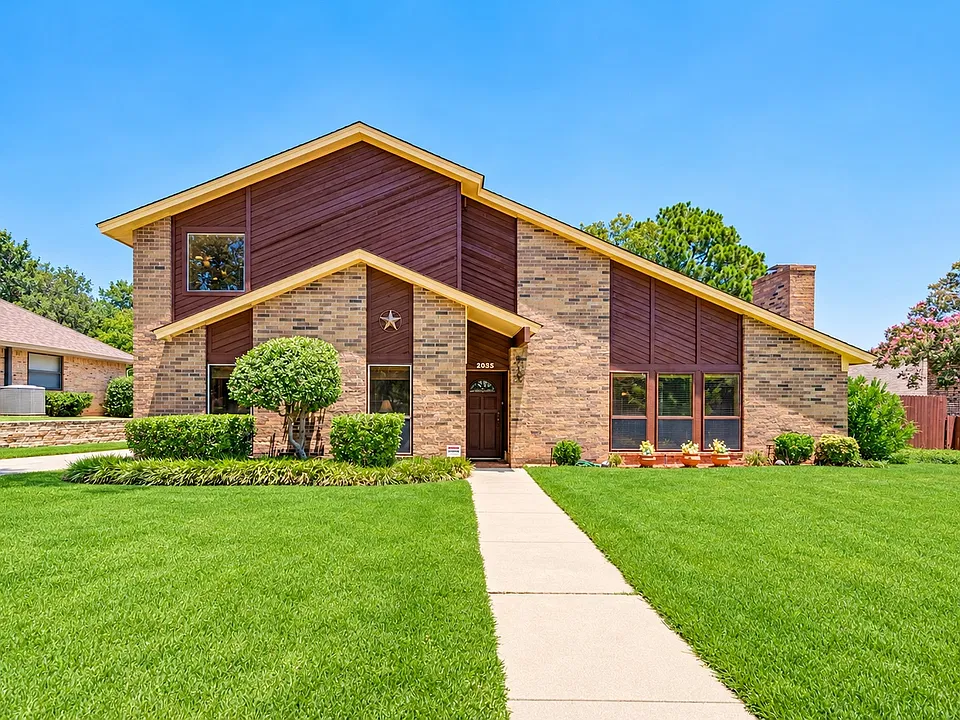 2033 Oakmeadow Ct