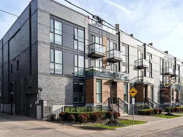 57 Macaulay Ave #402, Toronto, ON M6P 3P5