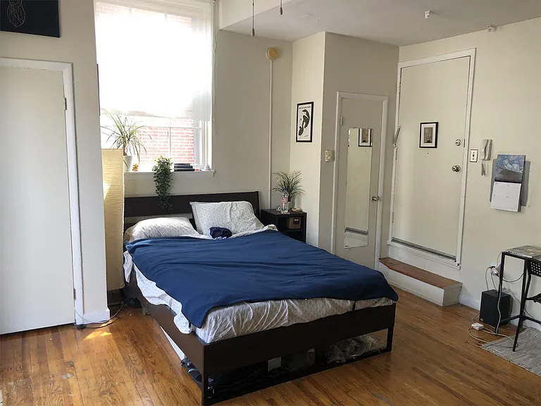 927 Pine St #302 — Photo 5