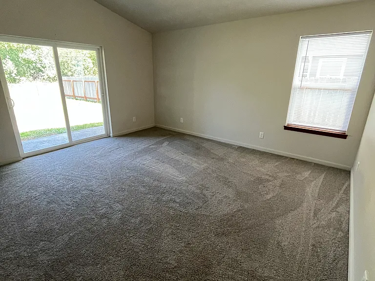 220 Longiflorum Ln — Photo 9