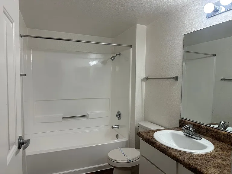 Corona Pointe Resort — Photo 191