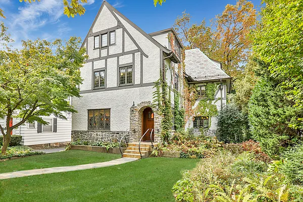 Sold by Trebach Realty | media 1