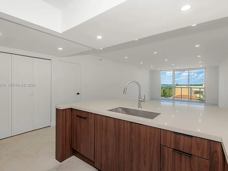 8855 Collins Ave #6E — Photo 16