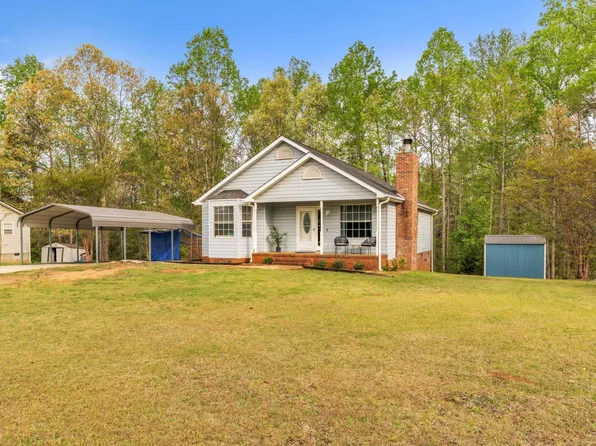 132 Motor Boat Club Rd, Greenville, SC 29611