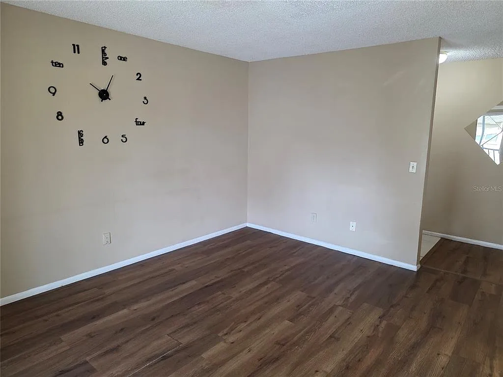 2 bed, 2.0 bath, 905 sqft, $1,600 — Photo 3