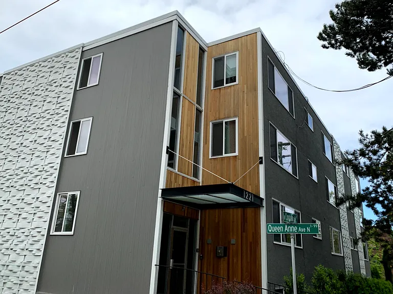 1221 Apartments — Photo 19