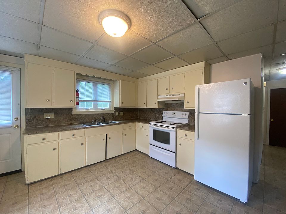 1st image of 502 Victory Hwy APT 19