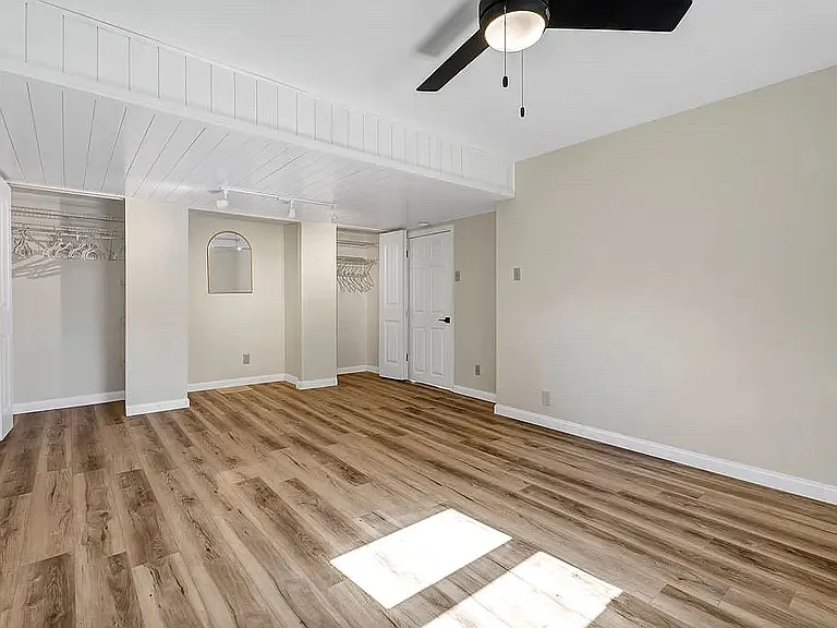4918 Tiemann Ave — Photo 9