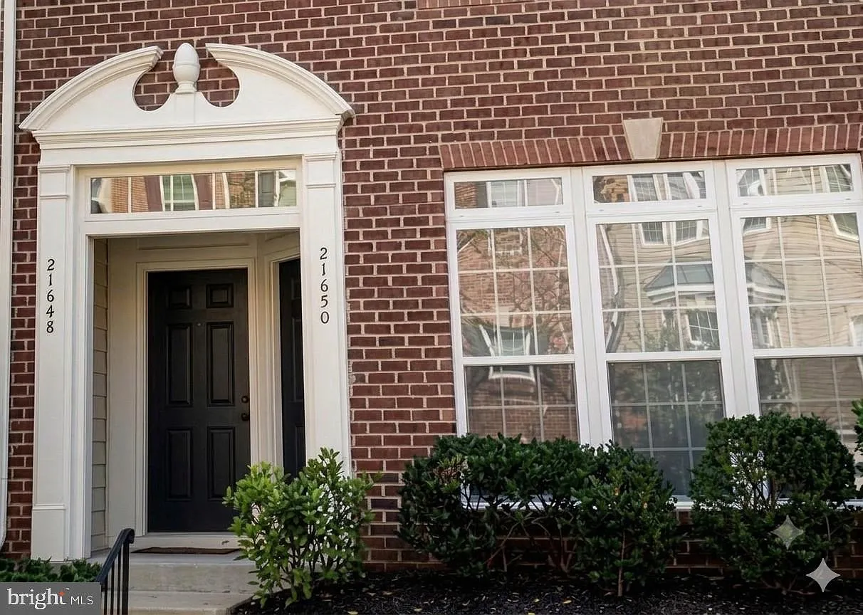 Morley Corner Condominium — Photo 1