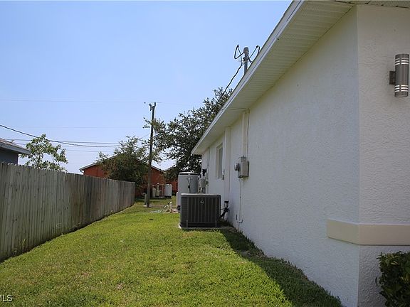 2nd image of 1716 NE 6th Place Cpe
