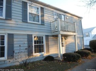 2681 Pineridge Ct, Lake Orion, MI 48360