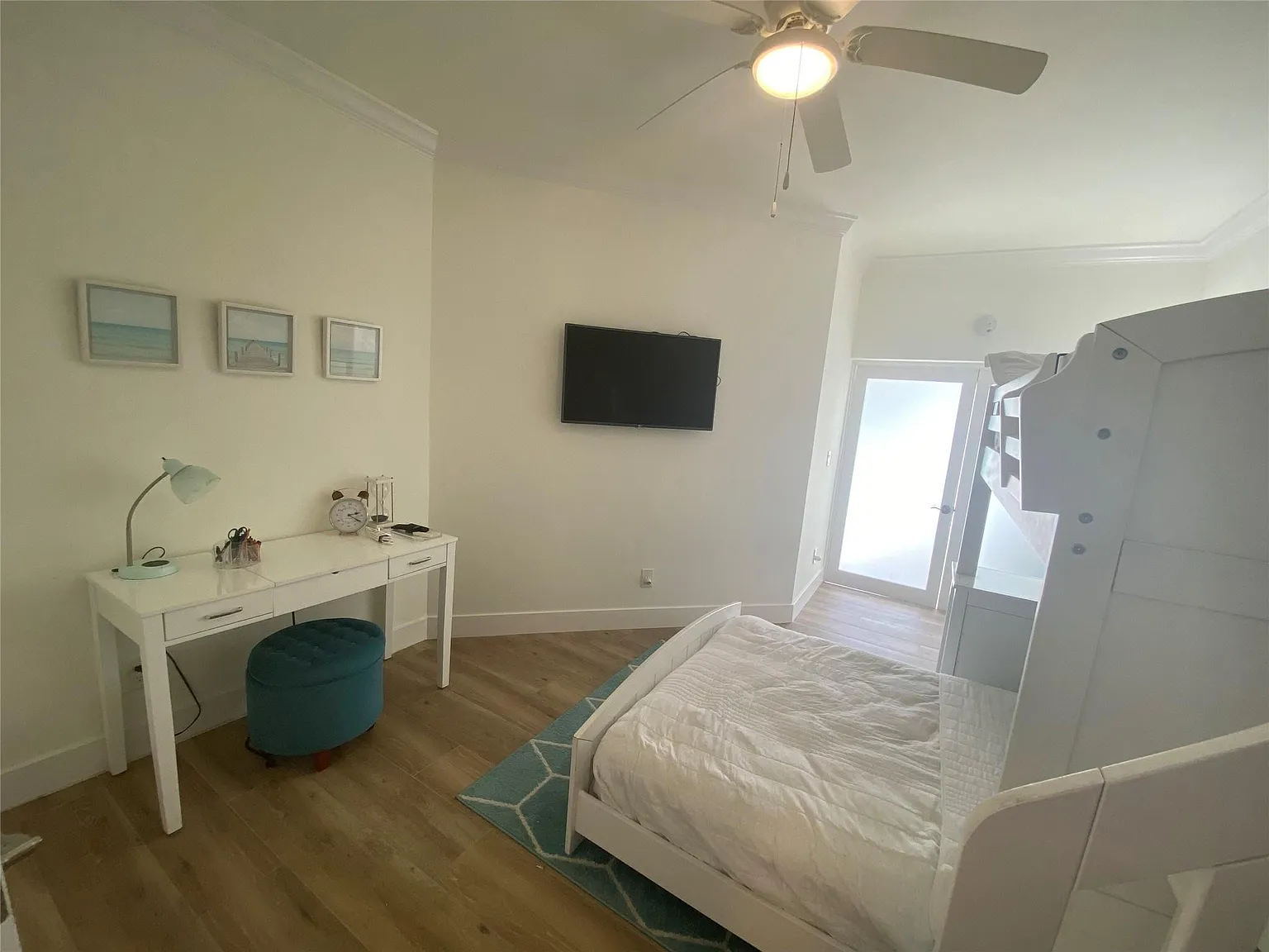 2 bed, 2.0 bath, 1529 sqft, $3,000 — Photo 3