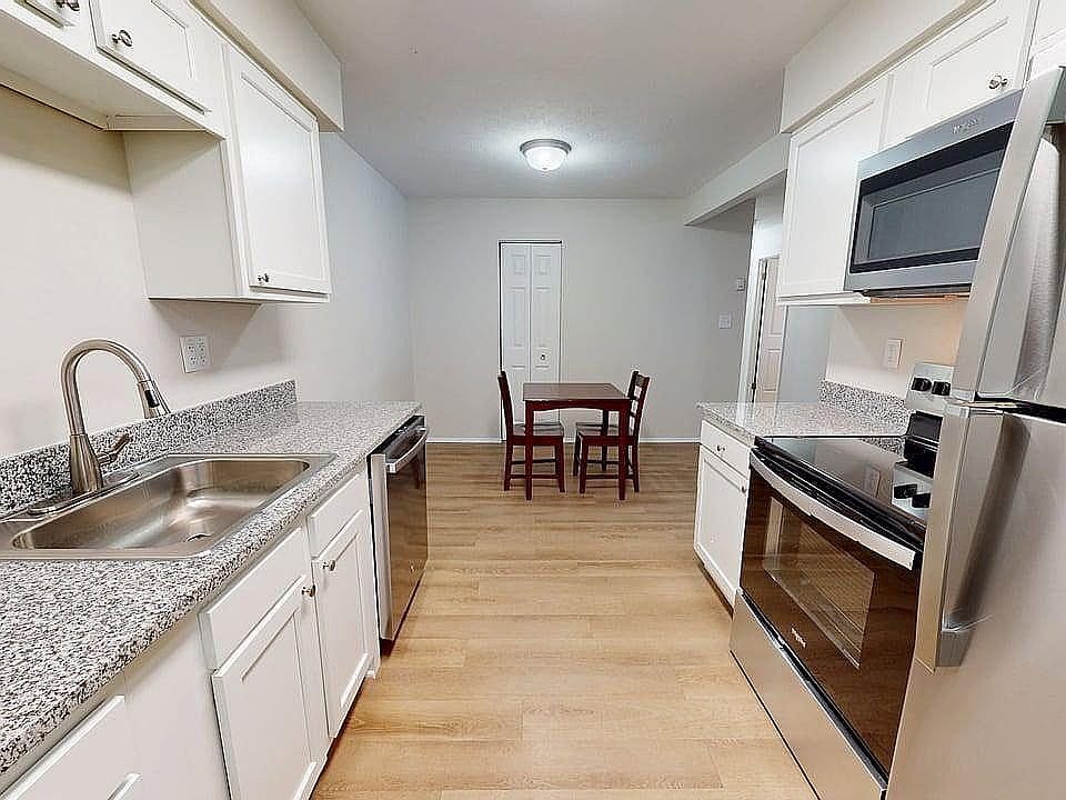 1st image of 500 Golden Oaks Dr Unit Furnished 34 578531