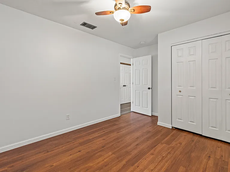 506 Greenbay Ave — Photo 20