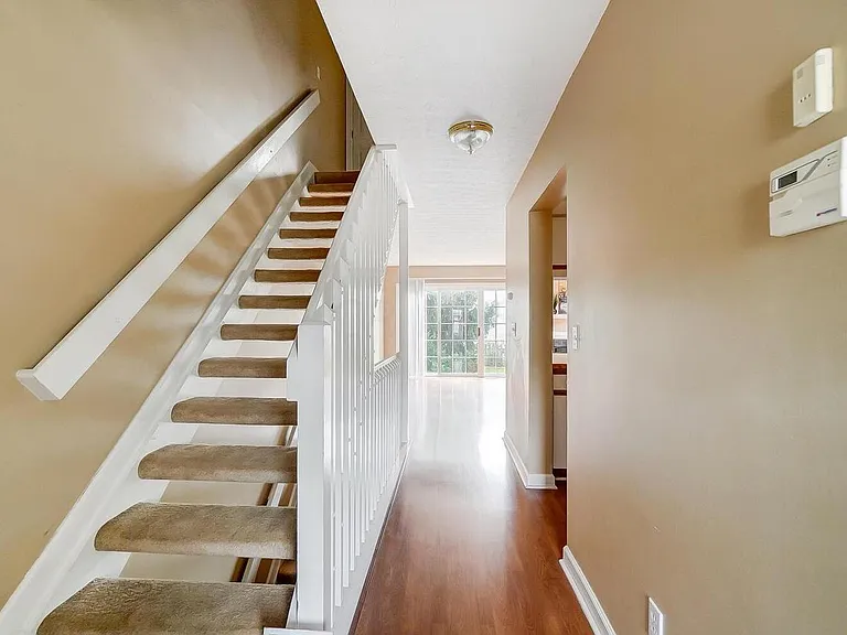 5713 Mango Ln — Photo 2