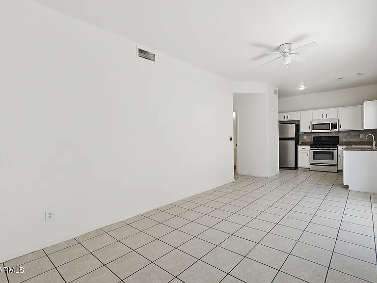 1026 W Libra Dr — Photo 10