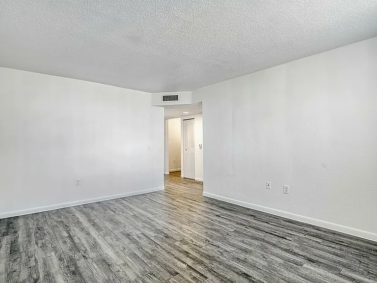 Bedroom Space 6 (Web Quality) - Vista Shores