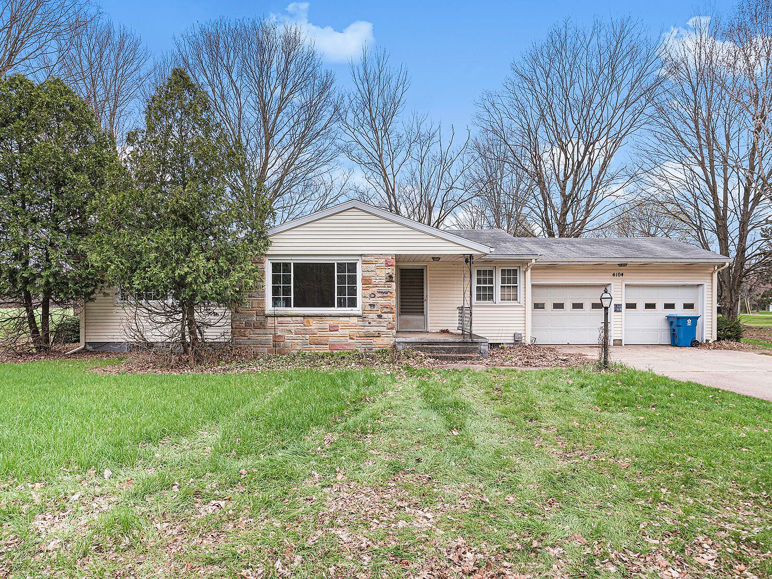 4104 30th St, Dorr, MI 49323 Zillow