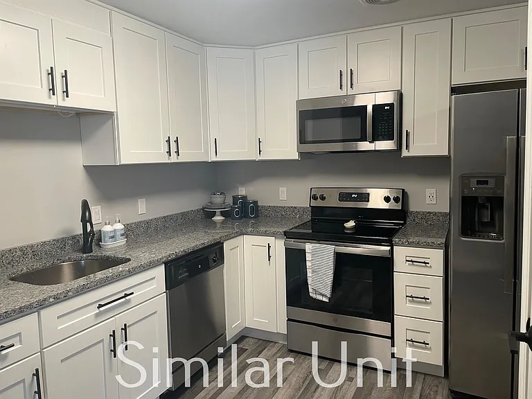 32 Cherry St #306 — Photo 2
