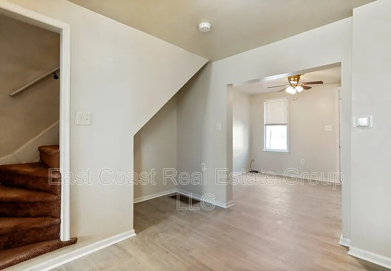 118 S Locust St — Photo 6