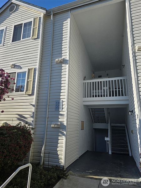 2nd image of 11002 SE Petrovitsky Road #F103