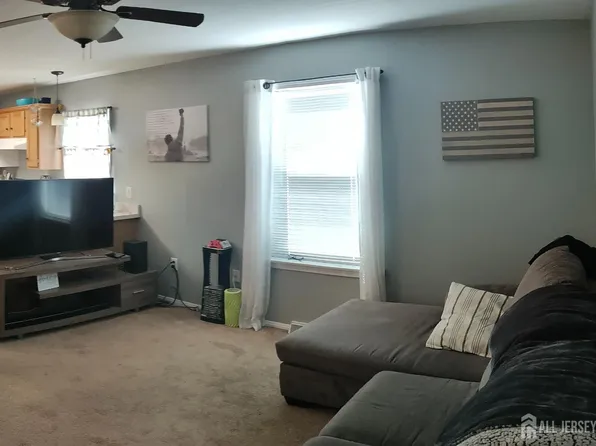 1 Matt St, Avenel, NJ 07001