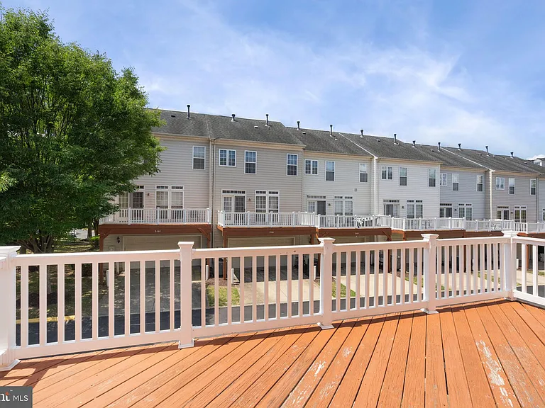 2225 Potomac Club Pkwy — Photo 35