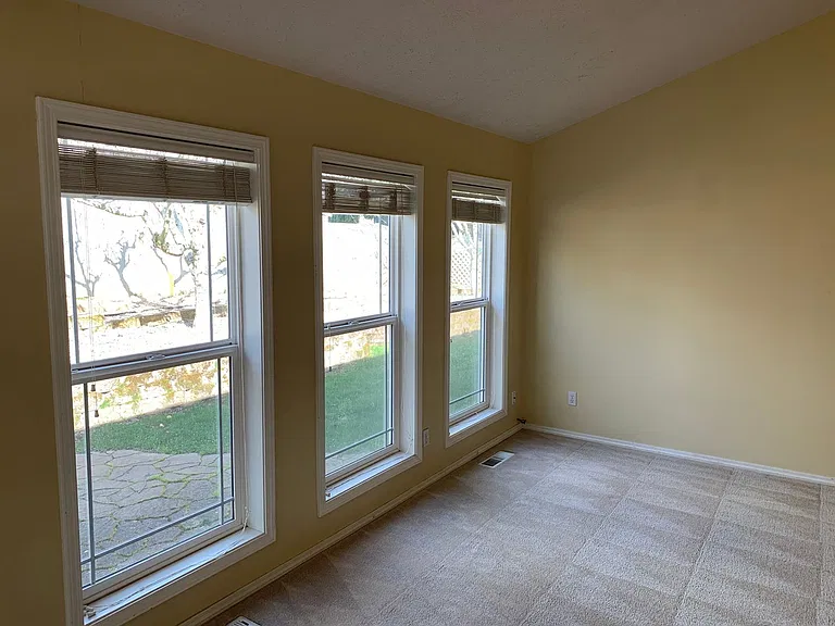 2895 Vintage Ave SE — Photo 11