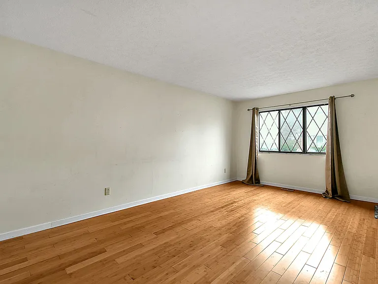1925 Slaton Ct — Photo 7