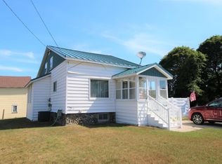 246 Pine Hill Ave, Cheboygan, MI 49721