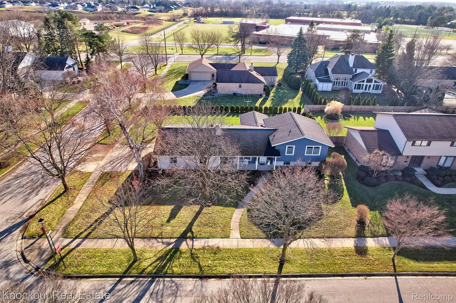 165 Harvest Ln photo 1