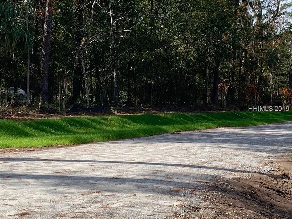 2nd image of 7 Woodpecker Ln