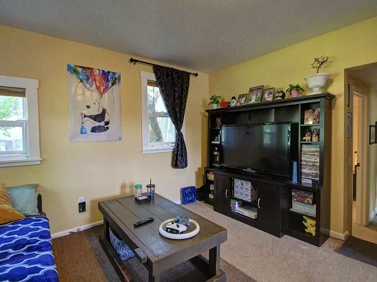 234 W Ohio St — Photo 2