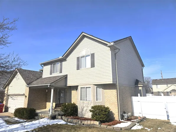 15801 Toulouse Ave, Fraser, MI 48026