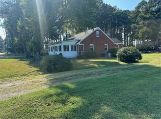 586 S Bay Haven Dr, Hudgins, VA 23076