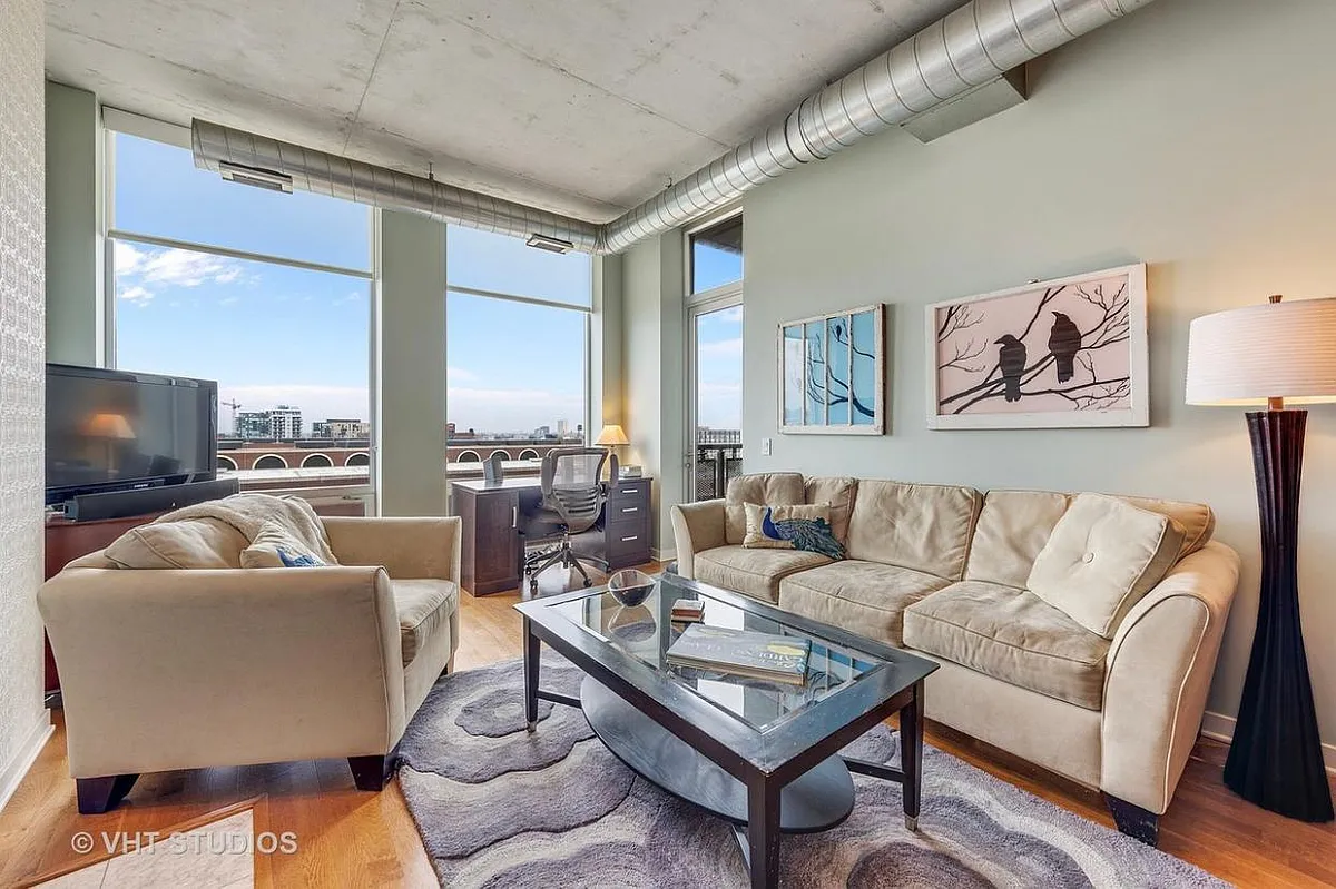 Building Photo - 720 N Larrabee St #912