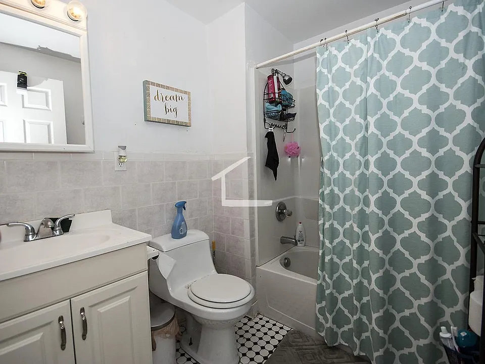 4 Egmont St #5