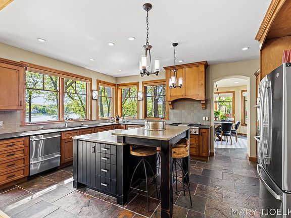 4th image of 3516 Goodwood Dr SE