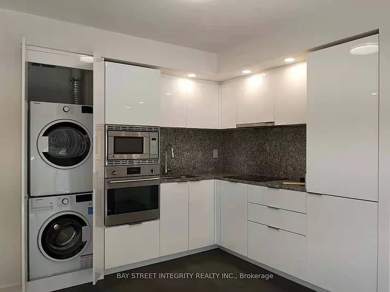 955 Bay St #1311 — Photo 3