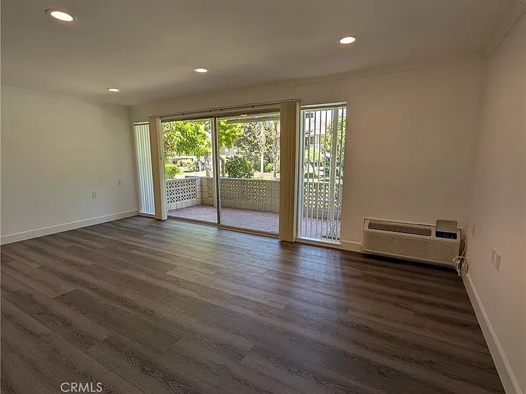 254 Calle Aragon #D — Photo 4