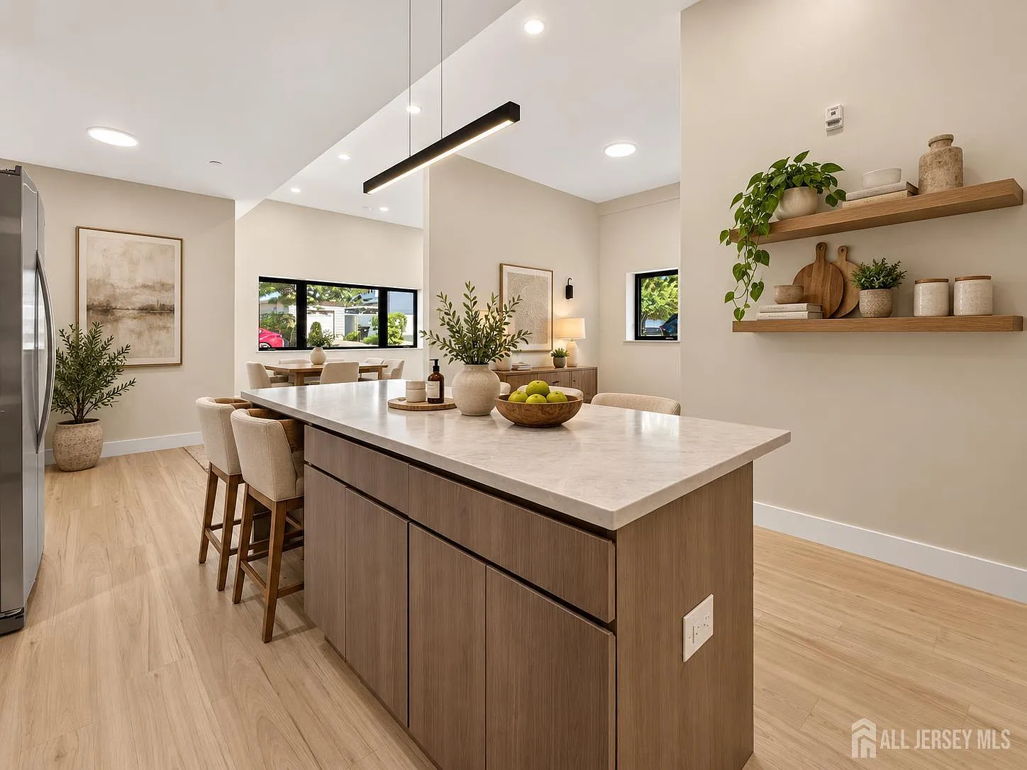 2 bed, 2.0 bath, $4,000 — Photo 2